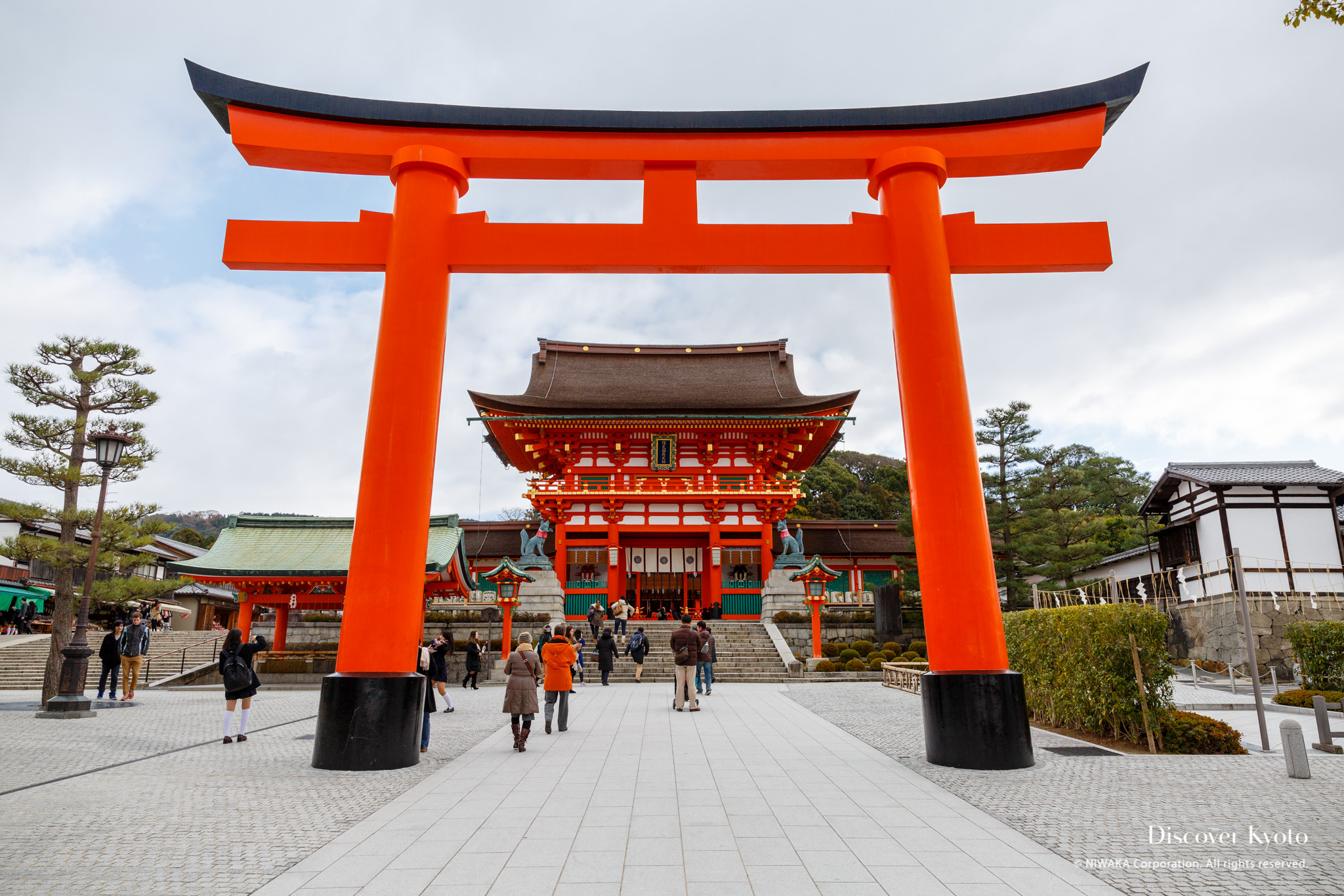 View of the Fushimi Inari Taisha - Japan eSim