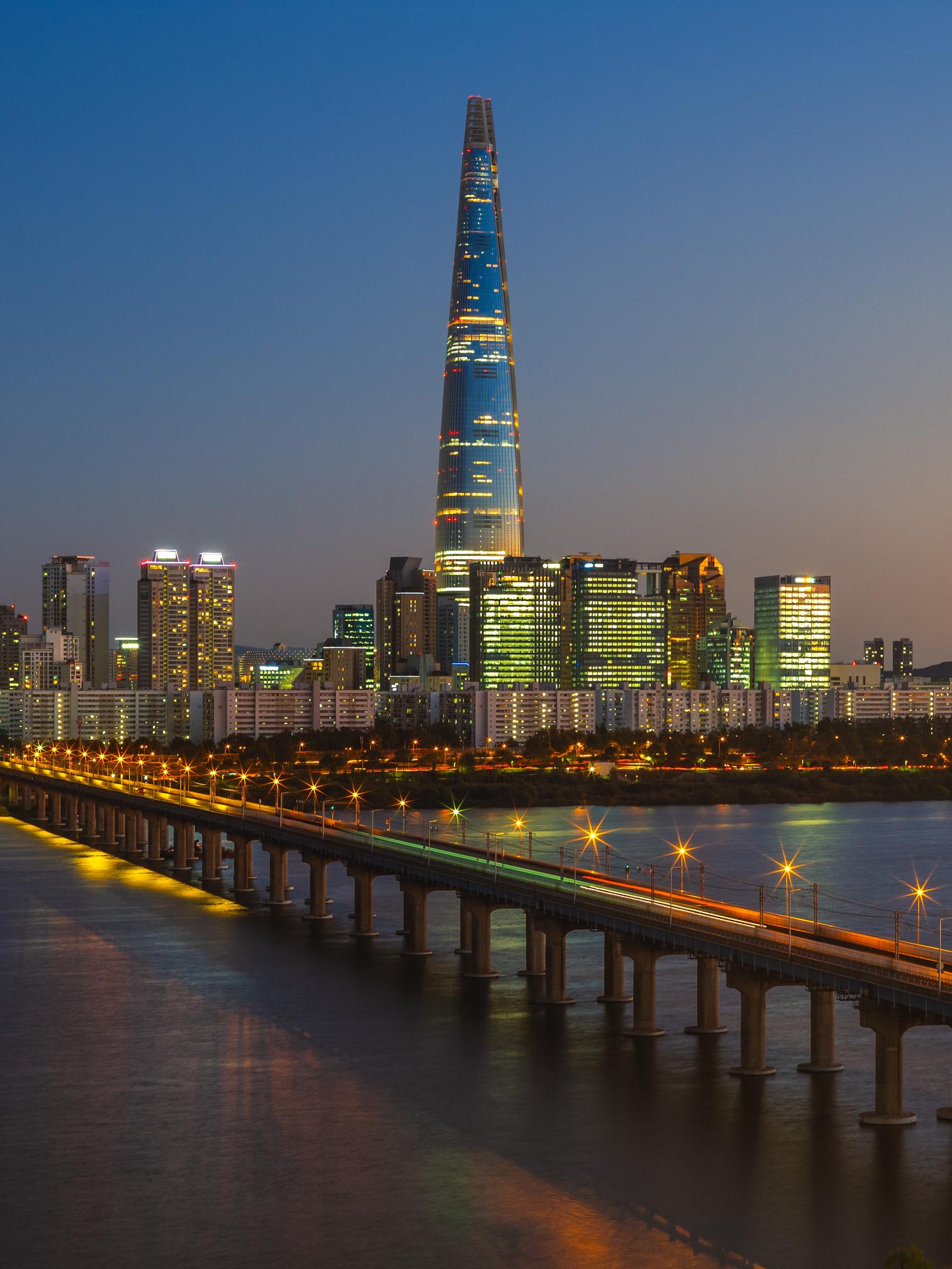 View of the Night scene of Seoul by Han River - South Korea eSim