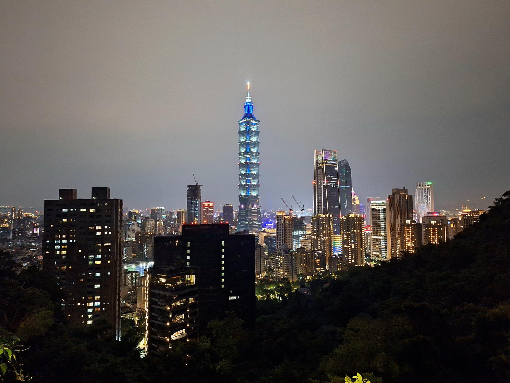 View of the Taipei 101 Night Skyline Viewed from Elephant Mountain - Taiwan eSim