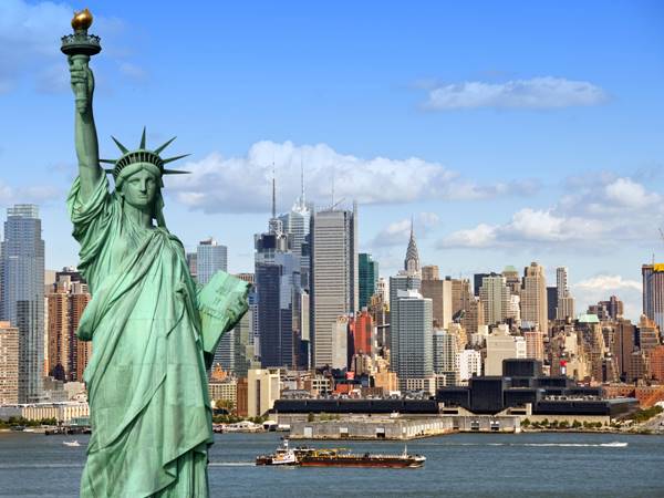 View of the Statue of Liberity - United States eSim